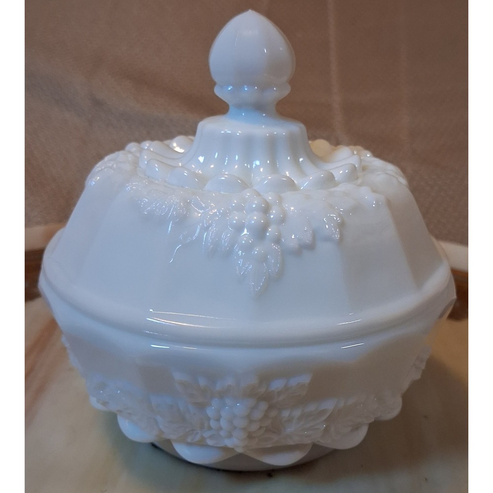 Vintage White Milk Glass Candy Dish Harvest Grape Lidded Trinket Bowl 5in